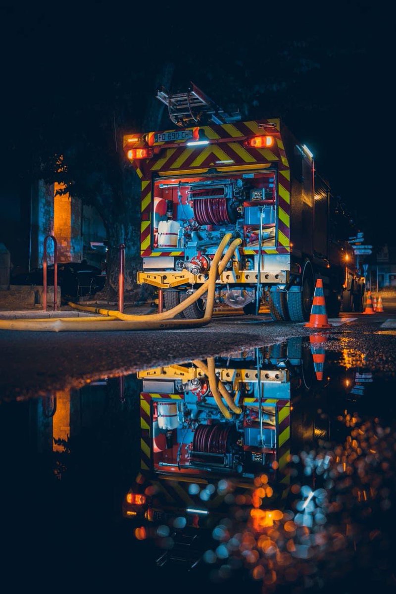 ChrisBelicchi's tweet image. Soutien aux soldats du feu du @sdis_06, aux policiers municipaux du Cannet et à la @PoliceNat06 de Cannes, mobilisés ce soir sur un incendie dans le quartier des Mirandoles, au #Cannet .