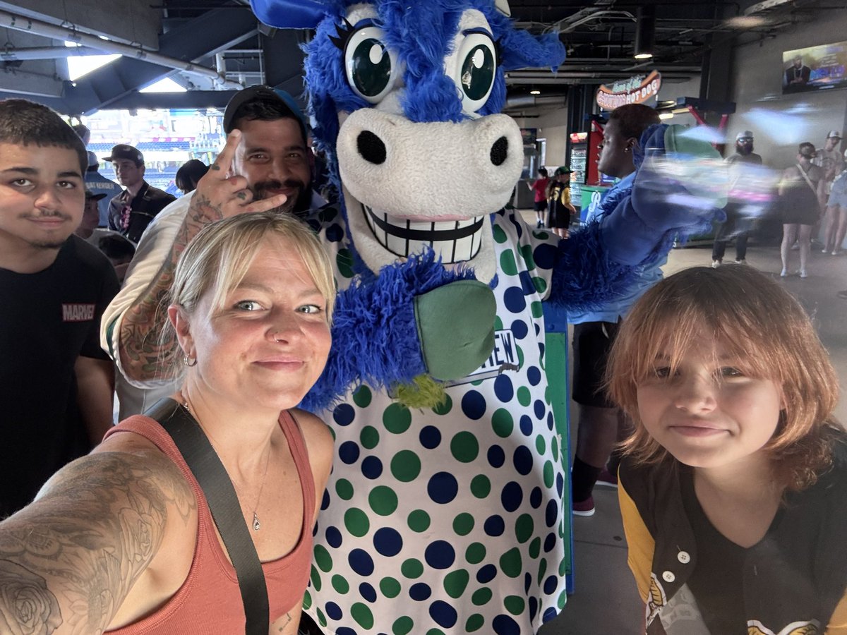 Mr. Batts 🦇 (@rapjoeybatts) on Twitter photo Family Night! <a href="/GoYardGoats/">Hartford Yard Goats</a> #nogoatsnoglory Family Night! <a href="/GoYardGoats/">Hartford Yard Goats</a> #nogoatsnoglory