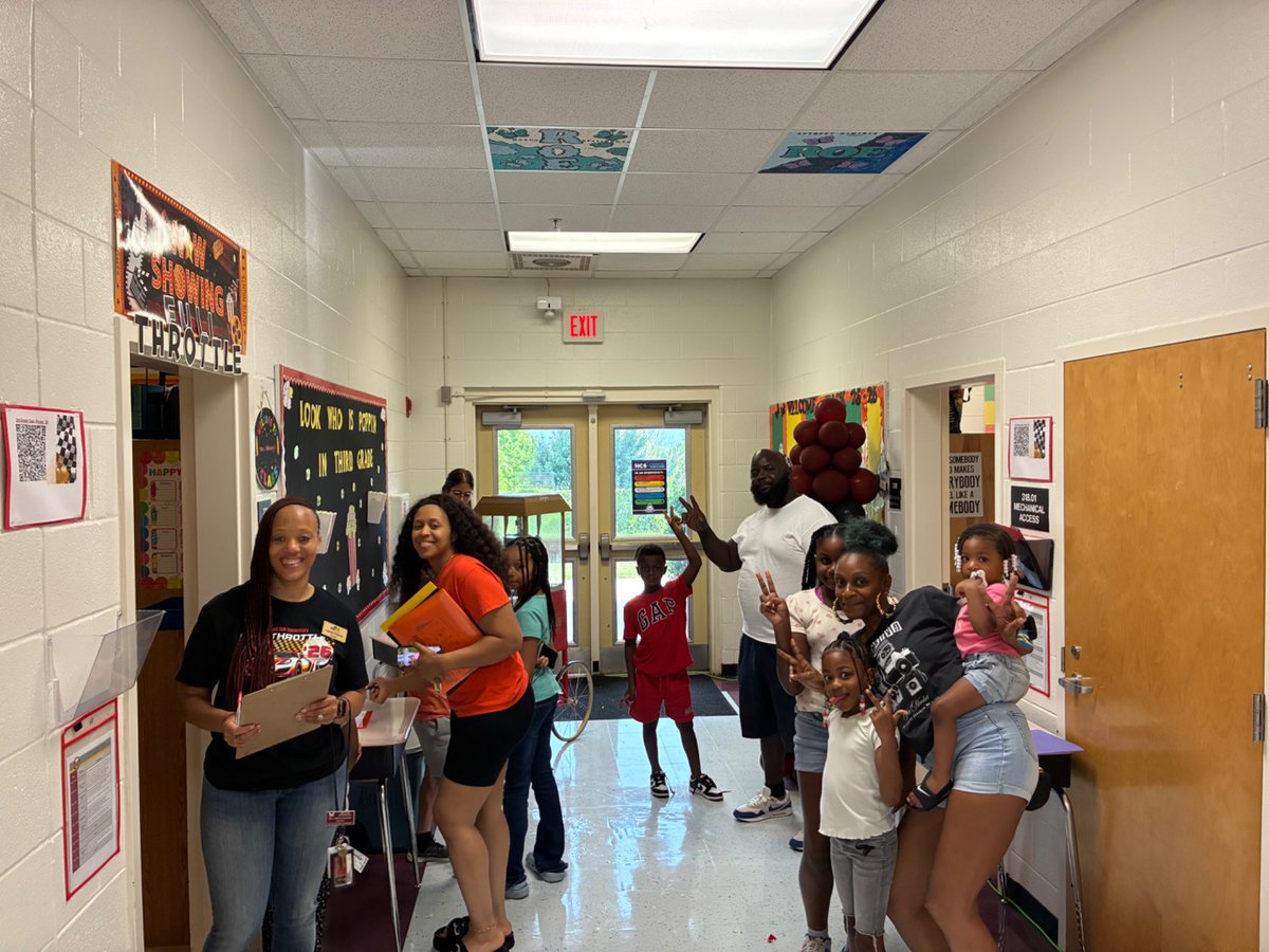 Red Oak Elementary School tweet media