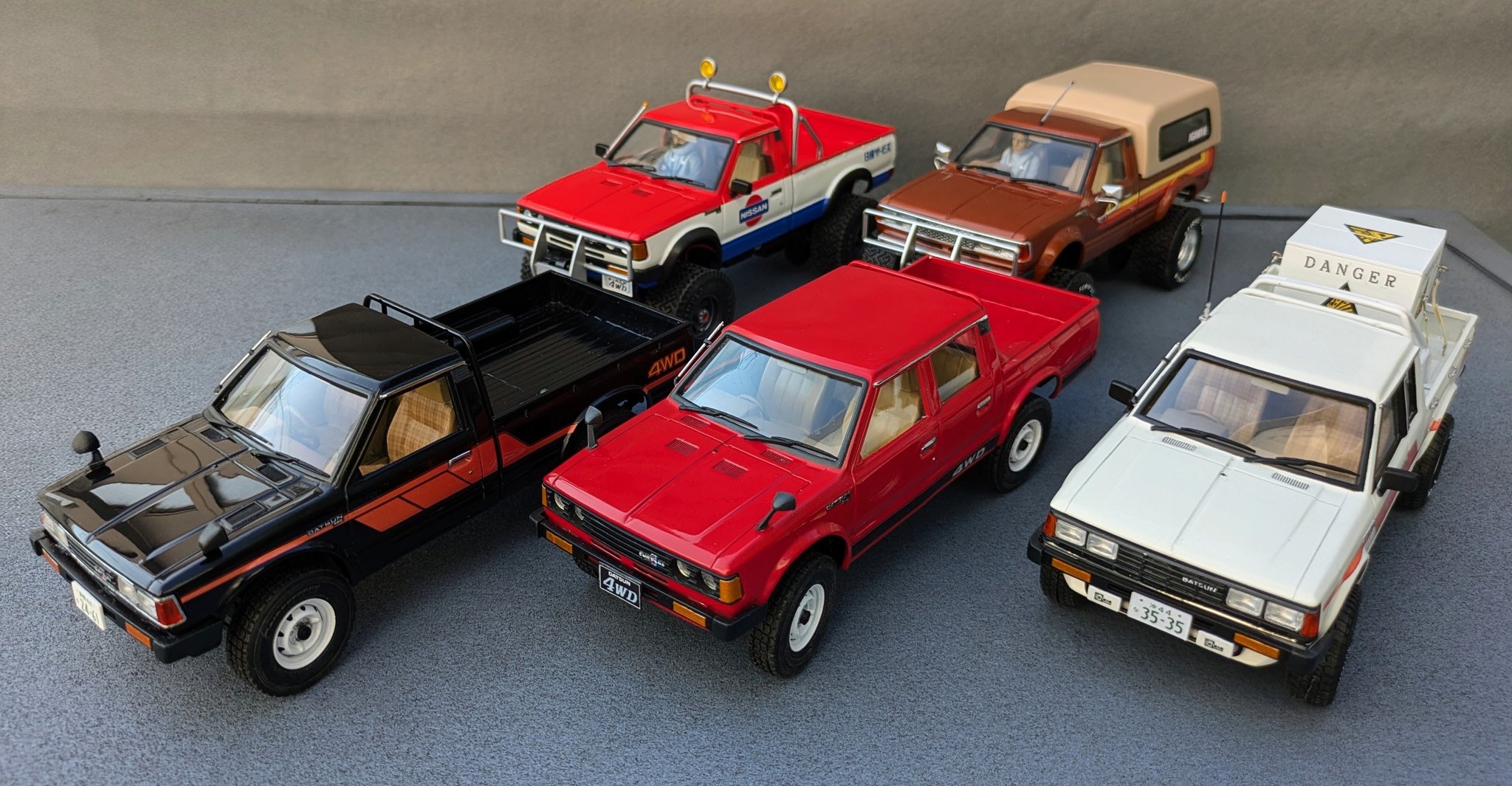 アオシマ　ダットサントラック　バルーンタイヤ　4WD   ウィンチ可動 アオシマ ダットサントラック バルーンタイヤ 4WD ウィンチ可動