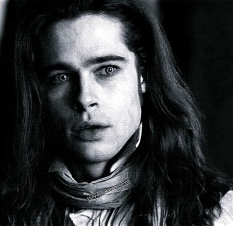 "Er trägt seinen Schmerz, wie andere Samt tragen, Trauer schmeichelt ihm wie Kerzenschein, und Tränen zieren ihn wie Edelsteine." - Anne Rice - "Nachtmahr"