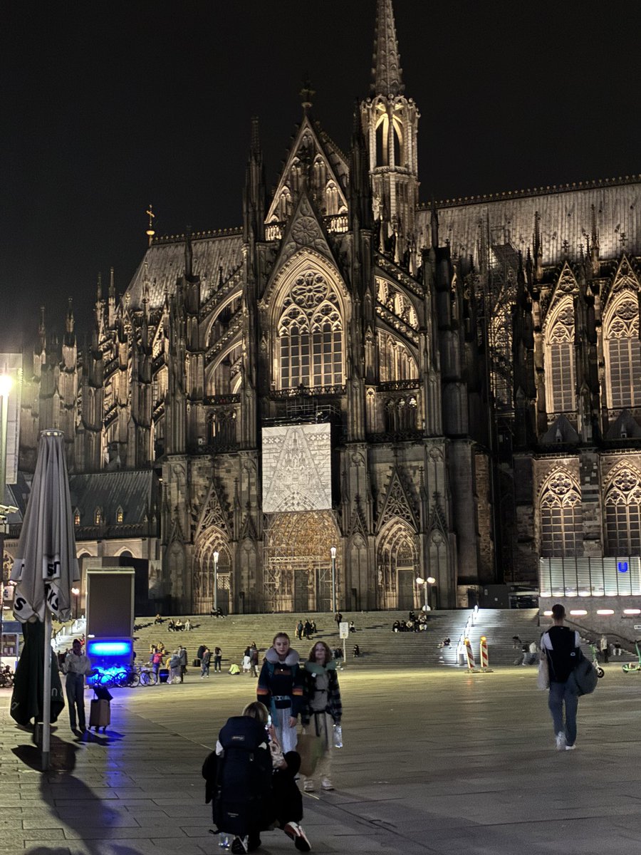 mamamastermind's tweet image. Just arrived #colognegermany 
#KölnerDom
Did ya know cologne was named after a French dude made his first perfume in this city!