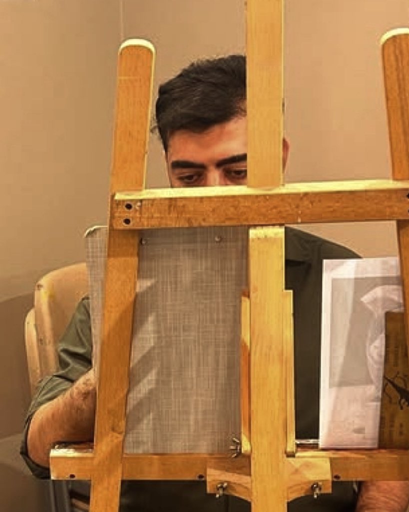 الرسمُ المبهرُ آتٍ ، وانا كلي ايمان .