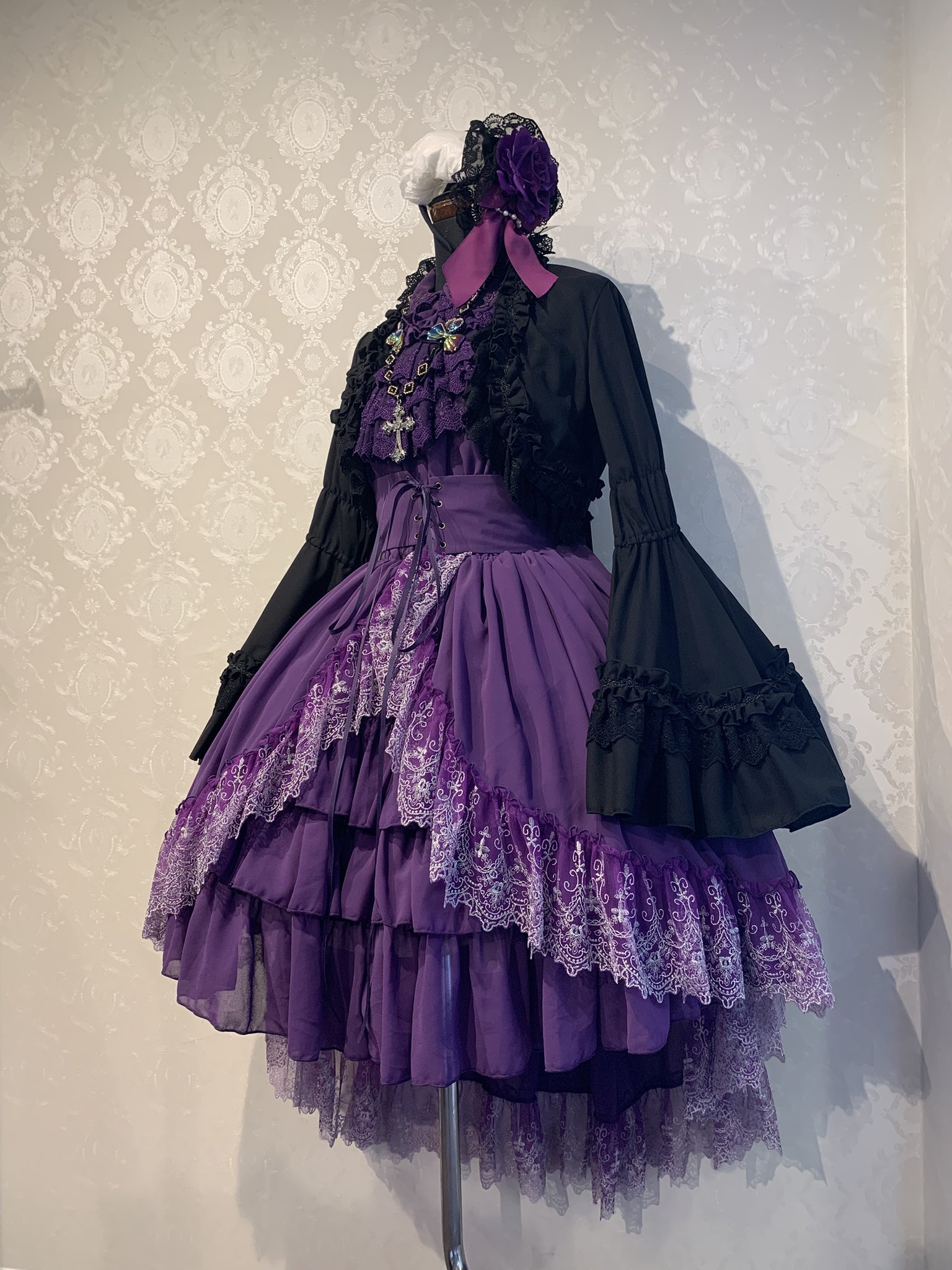 ATELIER PIERROTAllureLace-UpPumpsアトリエピエロ いいね！330件、コメント0件 ― ATELIER PIERROT