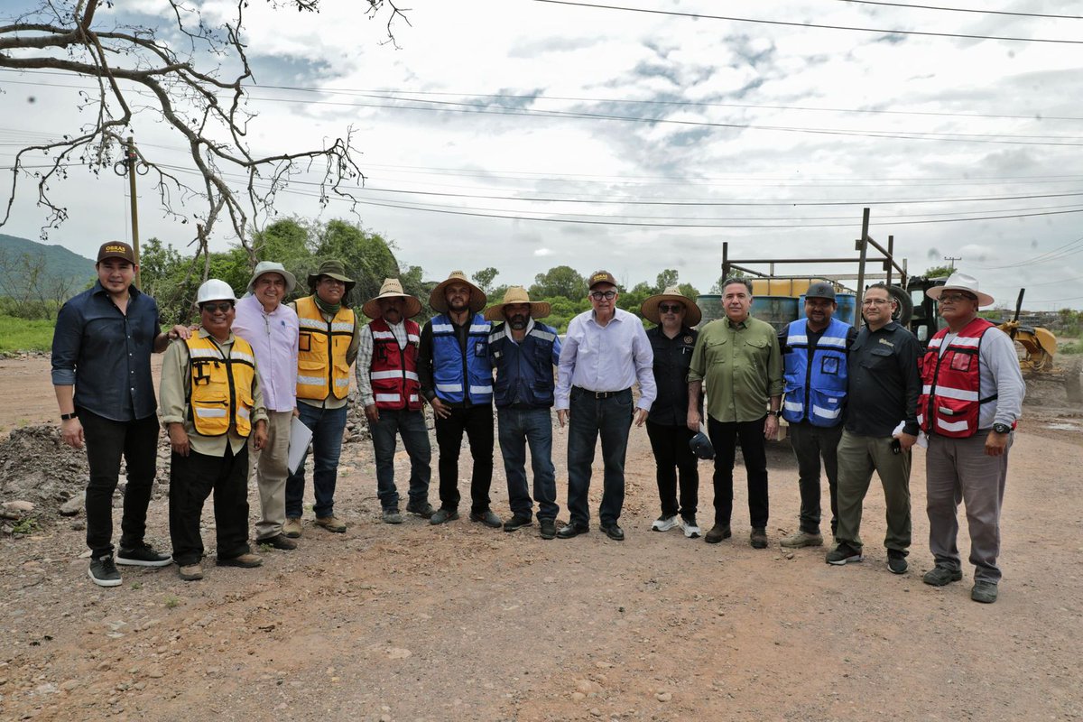 Ángulo Informativo (@anguloinforma) on Twitter photo #ÁnguloSinaloense | El gobernador de Sinaloa, <a href="/rochamoya_/">Rubén Rocha Moya</a> supervisó el Circuito Vial Blvd. Agricultores-La Costerita 🚧.
Con un 33% de avance y $257 MDP de inversión, mejorará la movilidad en Culiacán sin pasar por el centro 🛣️🌳. #ÁnguloSinaloense | El gobernador de Sinaloa, <a href="/rochamoya_/">Rubén Rocha Moya</a> supervisó el Circuito Vial Blvd. Agricultores-La Costerita 🚧.
Con un 33% de avance y $257 MDP de inversión, mejorará la movilidad en Culiacán sin pasar por el centro 🛣️🌳.