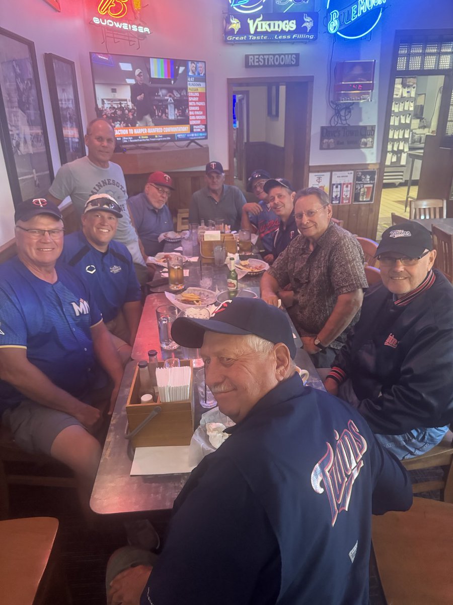 jonrambow's tweet image. 9 grandchildren and 1 great grandson of Charlie &amp;amp; Bertha Rambow made time to go to a Twins game together.  Feeling blessed to be a part of it.