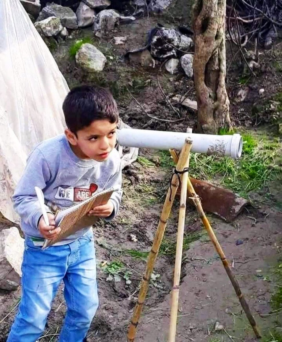 ßüyük umutlar küçük hayellerle başlarmış..

                       Günaydın ☀️ Rojbaş