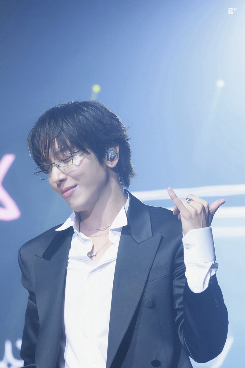 YH_622_YH's tweet photo. 250718 Our Fine Days IN SEOUL DAY1

@JYHeffect 
#정용화 #JUNGYONGHWA 
#씨엔블루 #CNBLUE https://t.co/n2FElNCmtZ