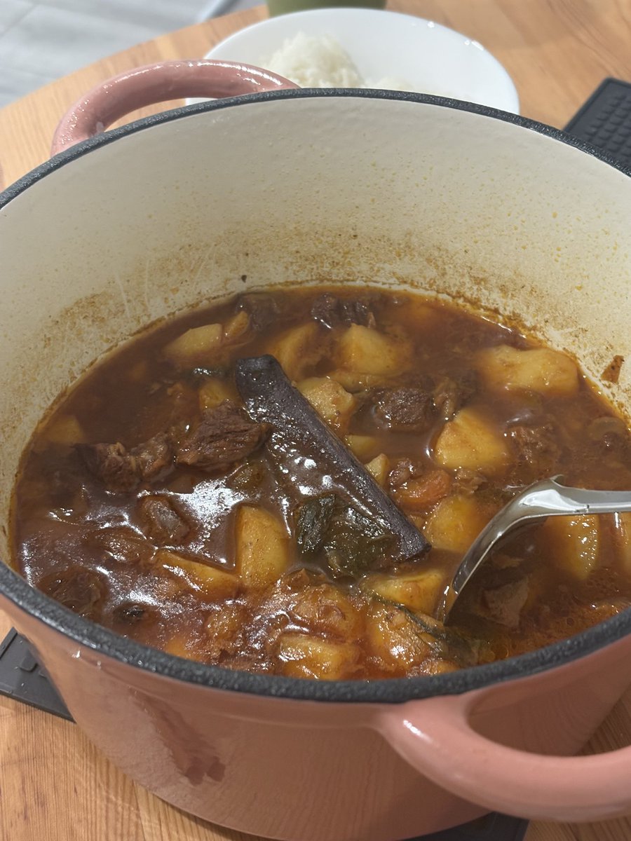 番茄土豆炖牛腩 炖了两个多小时
酸酸甜甜烂糊糊！