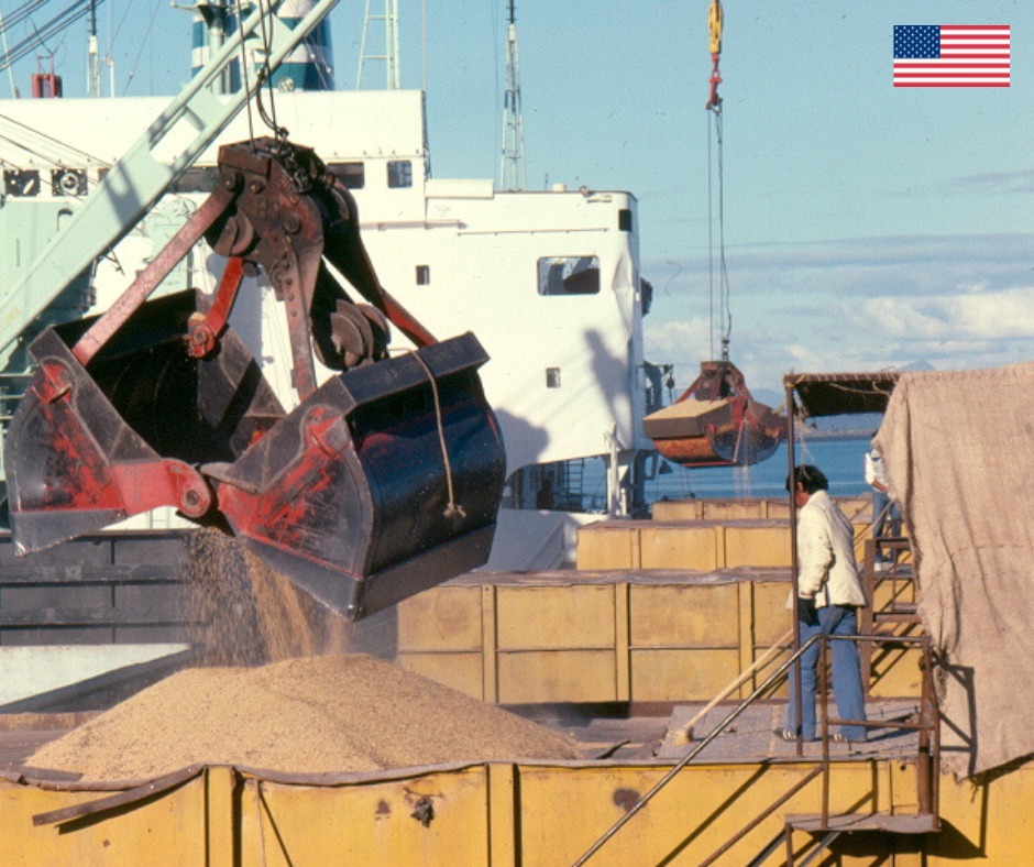 usembassydhaka's tweet image. Charge d’affaires Ambassador Tracey Jacobson welcomed the U.S. Grains Council (USGC) to Bangladesh to deliver an important message: U.S. corn is affordable, competitively priced, and of the highest quality. In 2025-2026, 𝟏𝟒𝟓 𝐦𝐢𝐥𝐥𝐢𝐨𝐧 𝐭𝐨𝐧𝐬 will be available for…