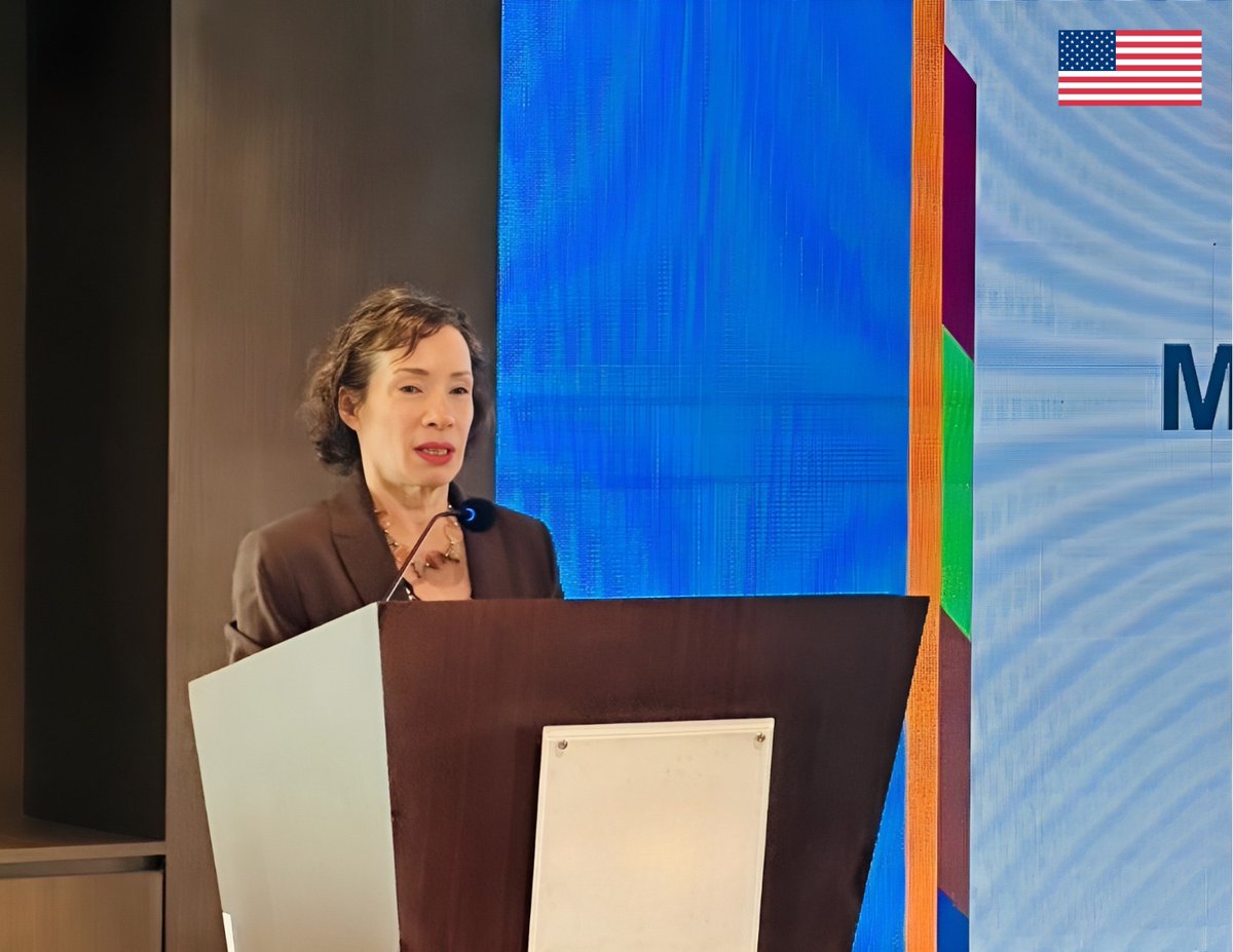 Charge d’affaires Ambassador Tracey Jacobson welcomed the U.S. Grains Council (USGC) to Bangladesh to deliver an important message: U.S. corn is affordable, competitively priced, and of the highest quality. In 2025-2026, 𝟏𝟒𝟓 𝐦𝐢𝐥𝐥𝐢𝐨𝐧 𝐭𝐨𝐧𝐬 will be available for