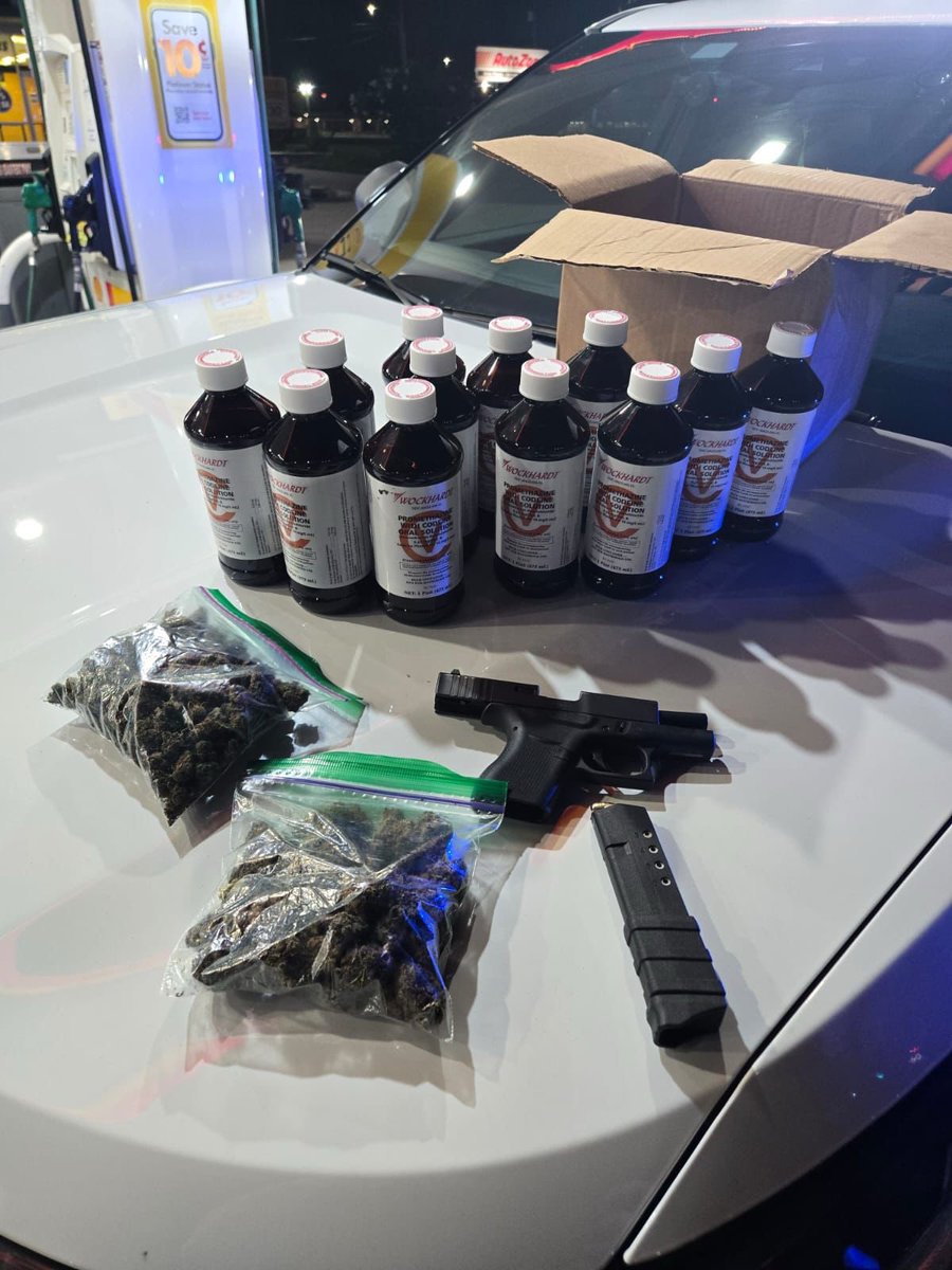 D2 Night Shift "East Aldine Proactive Unit" conducted a traffic stop. The investigation led to the arrest of one subject for POM, Felon Poss of a Weapon. 
<a href="/HCSOTexas/">HCSOTexas</a> <a href="/HCSO_EastPatrol/">Major Joseph A. Blendermann</a> <a href="/AldineDistrict/">East Aldine District</a> <a href="/SheriffEd_HCSO/">Ed Gonzalez</a>