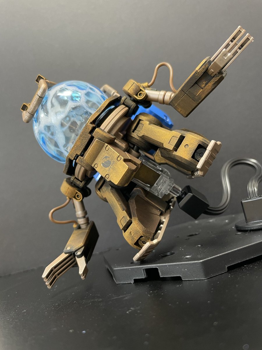 過去のコンペ作品が幾つか帰ってきたので記念撮影。
ザクウォーリア？は私の作品で、後は妻の作品です。トロハチは現在開催中のコンペ提出作品です。（お外写真しかあげてなかった気がするので。
＃ガンプラ #ほしきたべーす