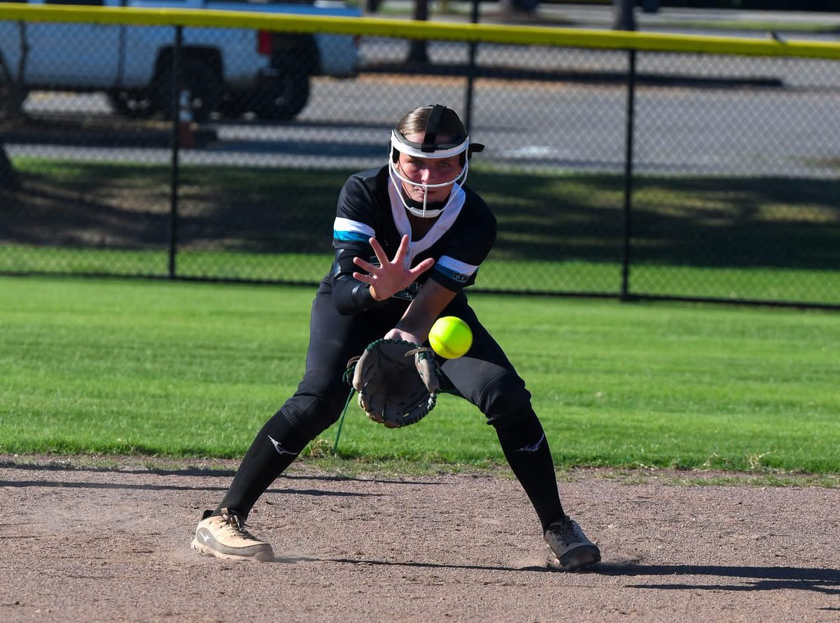 Holley DeVaughn tweet media