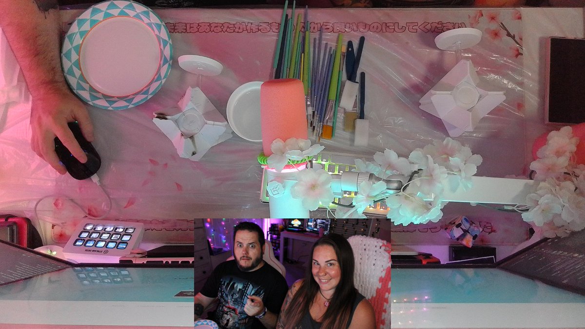 We're doing an art stream??? Painting our Destiny 2 Ghosts, and doing Neon Fade Emblem &amp; Guardian Pin giveaways! Live now ----&gt; twitch.tv/brittxtopherpl…

#destiny2creator #d2creator <a href="/Bungie/">Bungie</a>