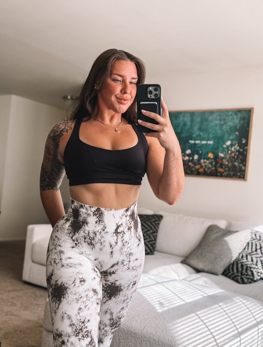 woolmancnt's tweet photo. Squat proof 🤍

#fitnessmom 
#Healthiswealth https://t.co/jBaXIct5Uk