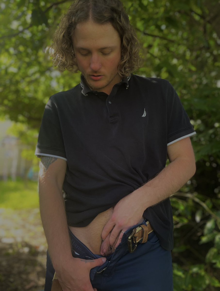 if i was your neighbor &amp; you peeked over the fence to find me jerkin off would you come help me out or would you just keep quiet &amp; watch? 🤔