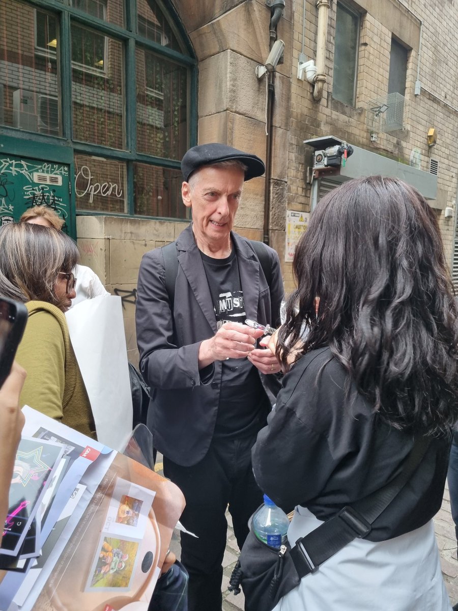 PCapaldifan's tweet image. Met Peter Capaldi outside Stereo before his gig on 29th July. #petercapaldi