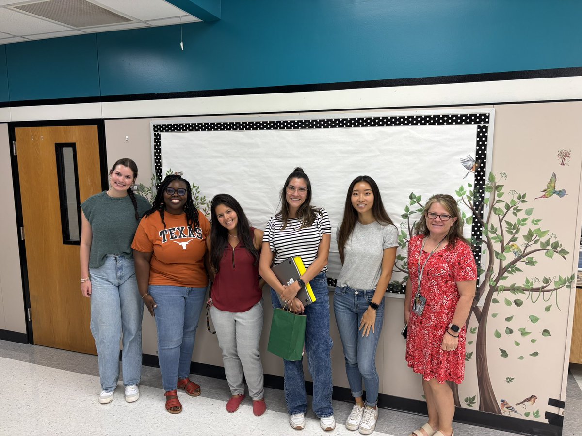 MsCokersClass's tweet image. Hebron Valley STEM Academy welcomes our new to LISD teachers!  It’s going to be a groovy new year! #oneLISD #LISDnewteacher