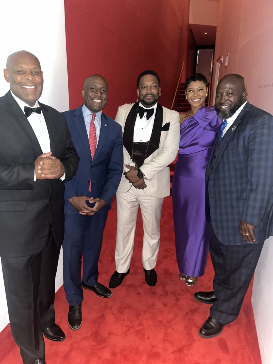 Boss moves. 
2 Mayors
2 Prosecuting Attorney’s
All Black 👊🏾