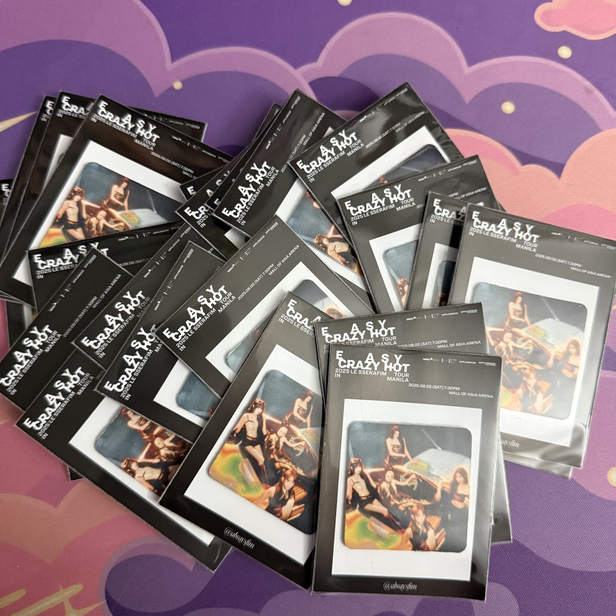 alwaysfim's tweet photo. screen cleaner freebies for #EASY_CRAZY_HOT_IN_MANILA

simple souvenir to bring back concert memories 🥹 https://t.co/wOMzb3ngM3