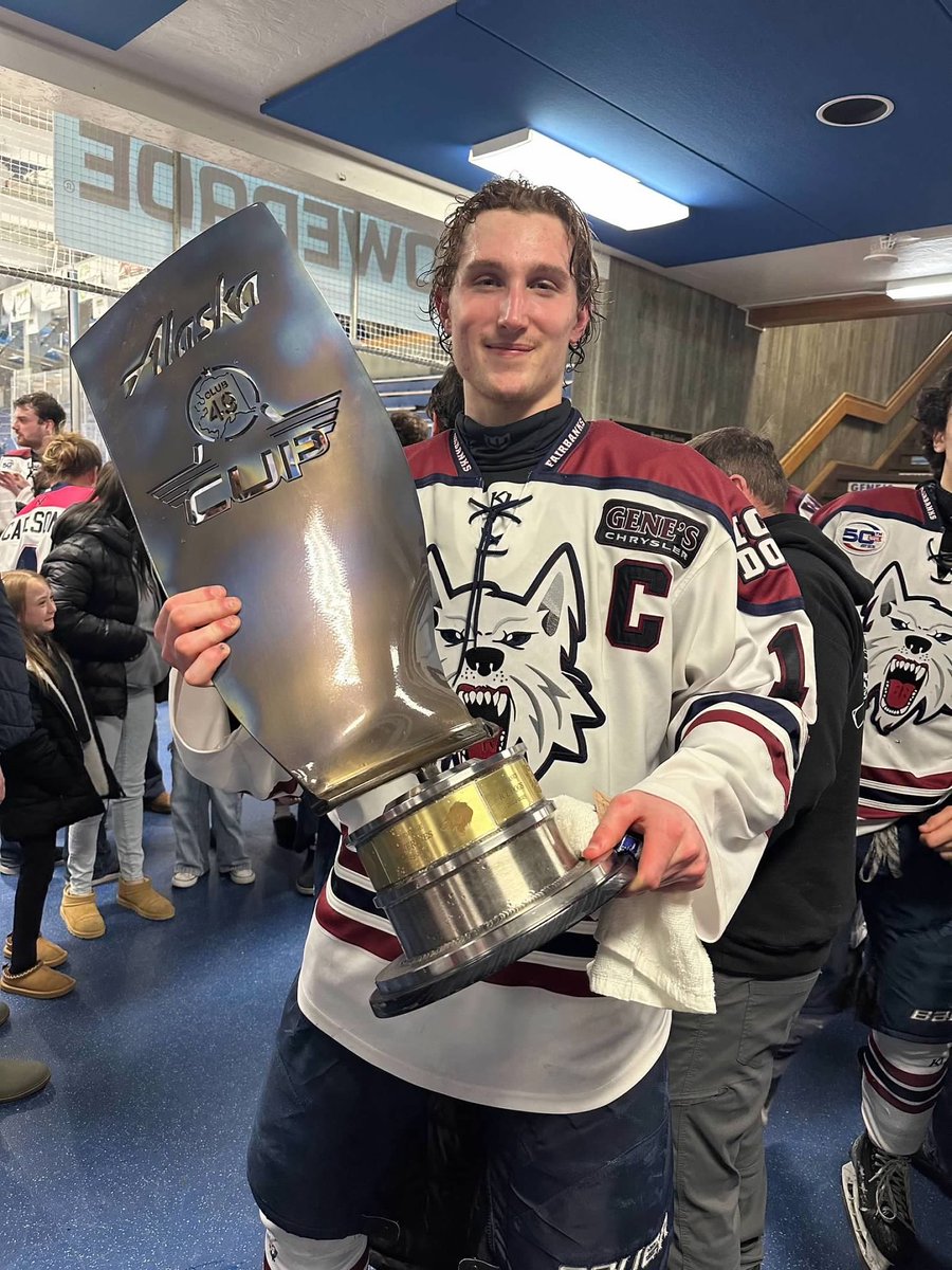 COLE BURKE MAKES NCAA DIVISION I COMMITMENT

The Fairbanks Ice Dogs are proud to announce that Cole Burke has committed to play NCAA Division I hockey for Michigan State University.

See our full statement here: fairbanksicedogs.com/ice-dogs-capta… 

We’re so proud of you, Cole!
