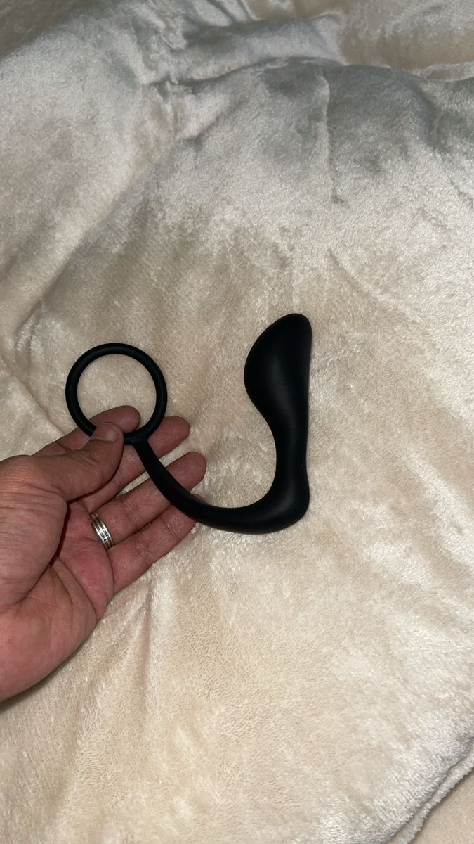 قضيب صناعي 🍌
العاب زوجية ✔️

#الأمان_الوظيفي