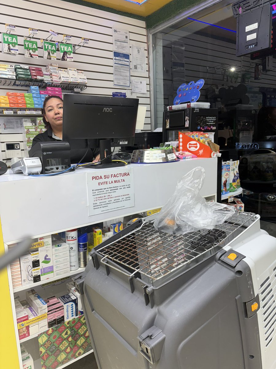 Estos tipos de <a href="/American_Pets/">American Pets</a> son estafadores. Compre un kennel para perros no duro ni un mes y se partió toda la cerradura. Lo peor lo fui a devolver y a explicarle a la supervisora y ni siquiera quiso atenderme.