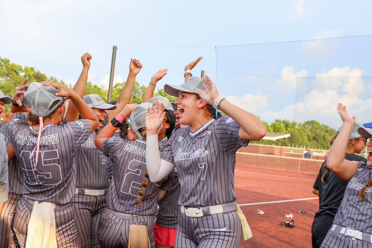 Elite 8 yesterday and final 4 today! So proud of my team…let’s keep the train going 💙🥎🖤 <a href="/thealliancefp/">The Alliance Fastpitch</a> <a href="/BombersTexas/">Texas Bombers Gold 14u Malpass</a> <a href="/vasquezmarky/">Mark V</a> <a href="/LSASoftball/">LSA Softball</a> <a href="/AGLSoftball/">AthletesGoLive Softball</a> <a href="/Bullpenevents/">Bullpen Tournaments</a>
