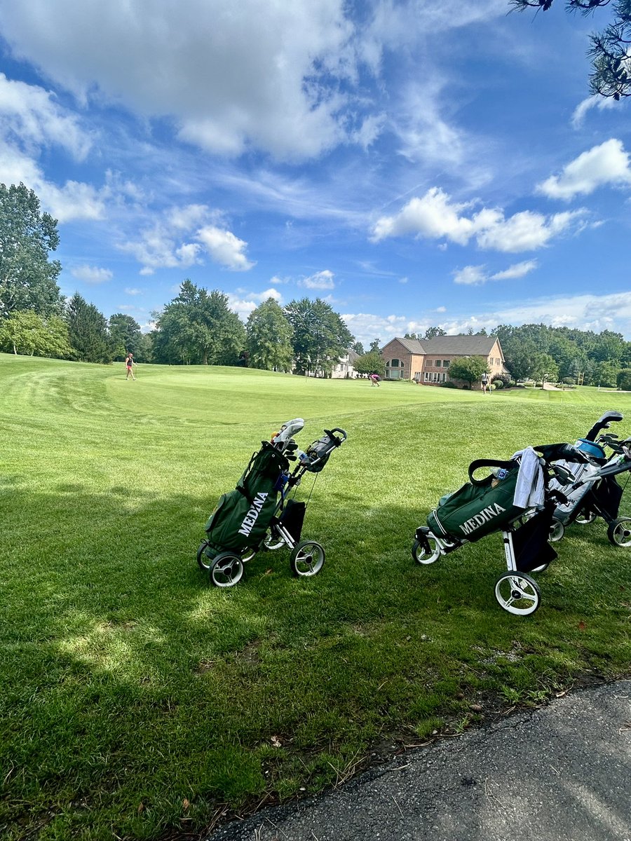 First day of tryouts at Fox Meadows CC. We are so excited for the season we have ahead! Go bees💚💛 <a href="/MedinaBoosters/">MedinaBoosters</a> <a href="/medinaathletics/">Medina Athletics</a>