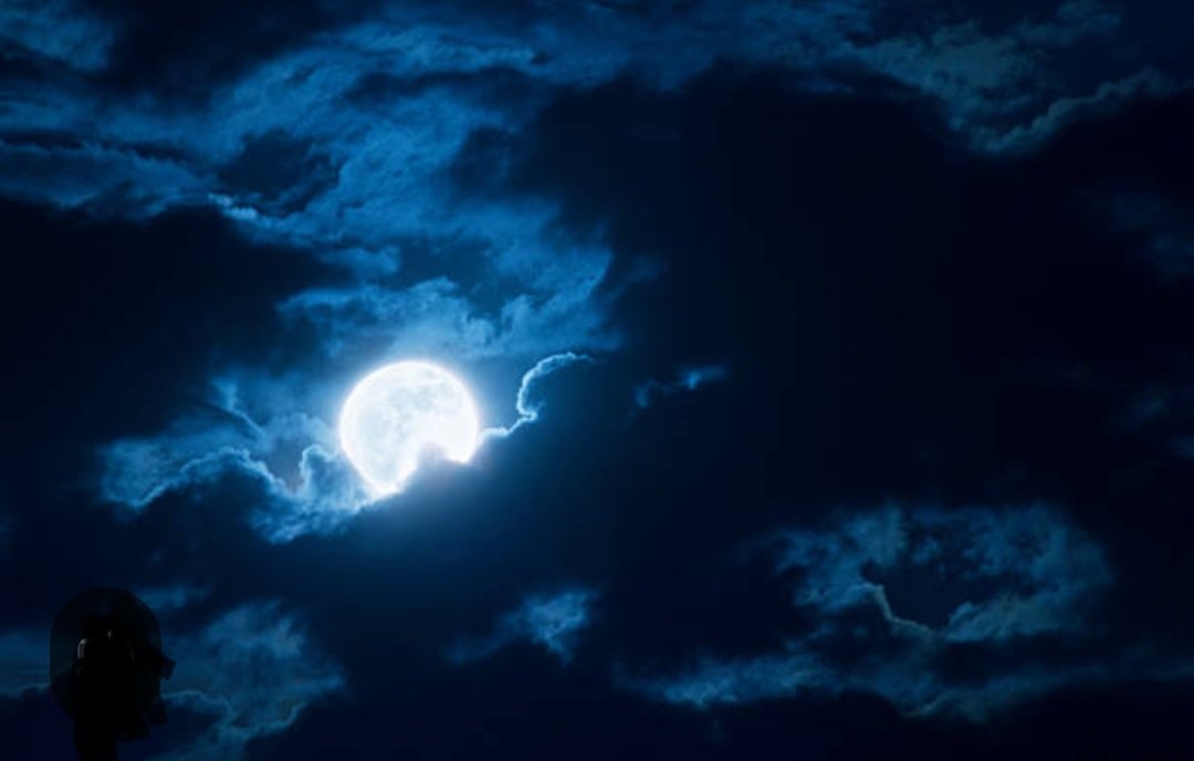 .
watching
sapphire clouds
against pale moonlight
makes me go to him
in my mind in my heart
in my fantasies

where he lives on the
edges of my thoughts
and dreams
ghost of once was —
drifting in and out
of my soul sanctuary
his poetry flowing
in my veins

#vss365 
#poetry
 iStock