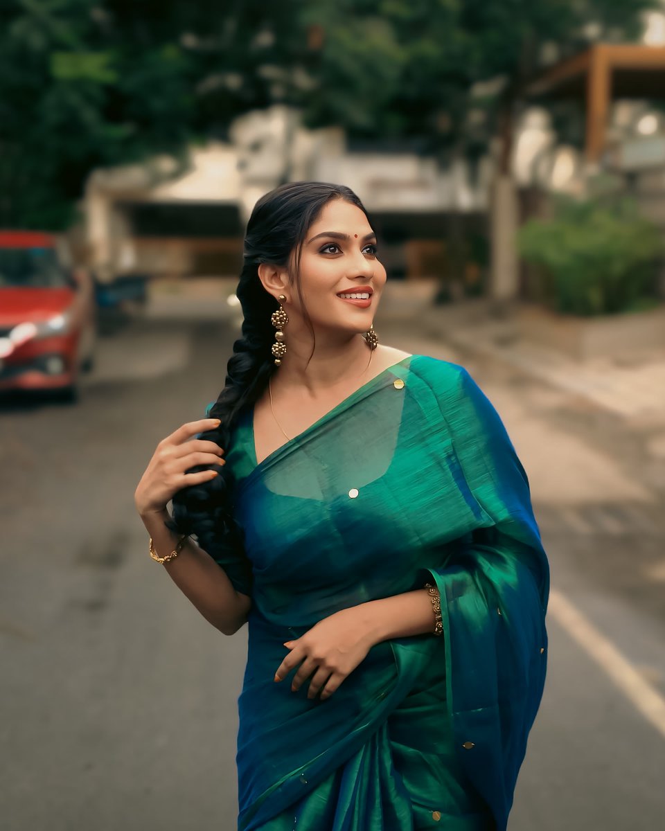 KollywoodCinima's tweet photo. #Swasika Gorgeous Look 😍
📷 #Swashika 😍
#KollywoodCinima #KcGallery #KcPic https://t.co/CJ9rzgozvi