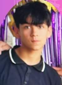 Maximiliano Nicolás Román tiene 16 años, desapareció el 28/7 en el barrio El Porvenir, Formosa capital. Es delgado, altura 1,75. Vestía campera rompevientos color azul con rojo, pantalón  deportivo negro y mochila negra. Por favor avisar #Urgente al☎️3704-430795, o 911

#Formosa