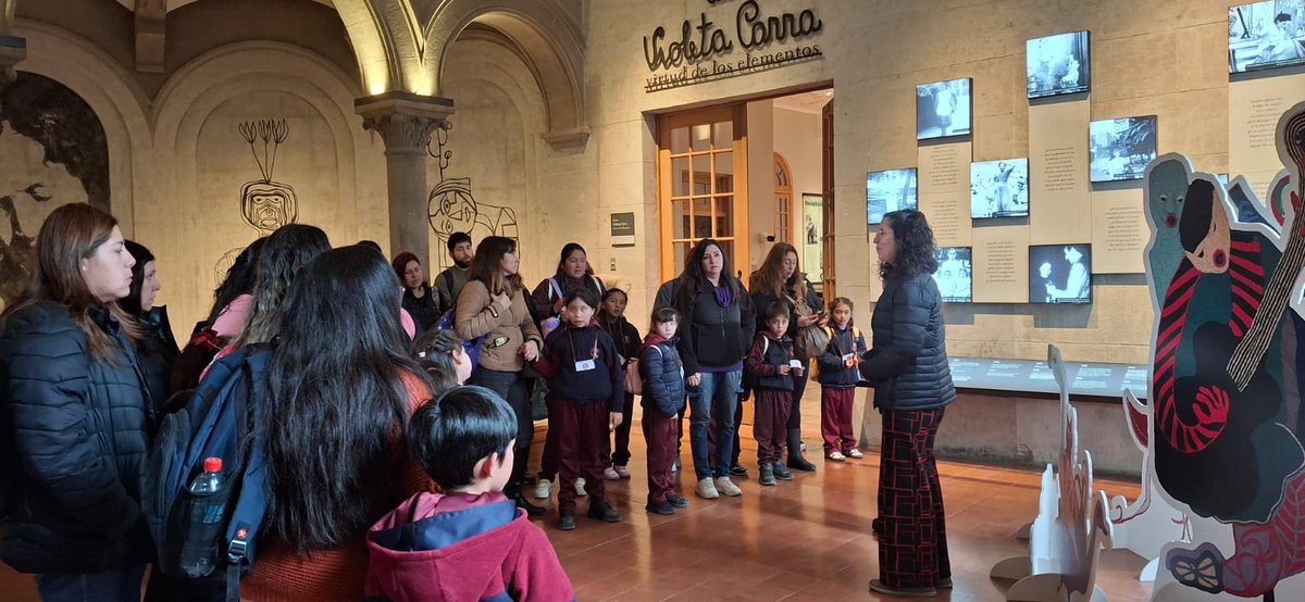 Esc_ElConvento's tweet photo. Una hermosa salida educativa de 1ero básico junto a sus familias a la casa museo Violeta Parra en Santiago. https://t.co/Eb15HpDMuh