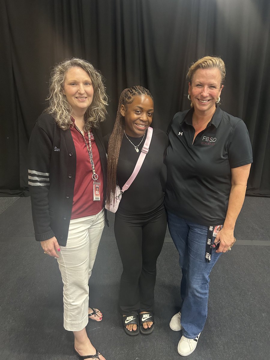 DScott713's tweet photo. Enjoyed meeting with Zoe, SALC member from Elkins, today! Can’t wait for her to share her experience at the NFHS conference at our student leadership summit! Student Voice is so important in building a positive culture! https://t.co/pM38IPHYOu