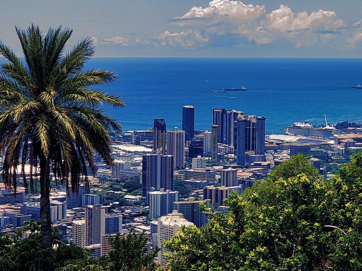 BREAKING: U.S. tsunami center warns of possible 3-meter waves in eastern Russia and Hawaii following major earthquake.