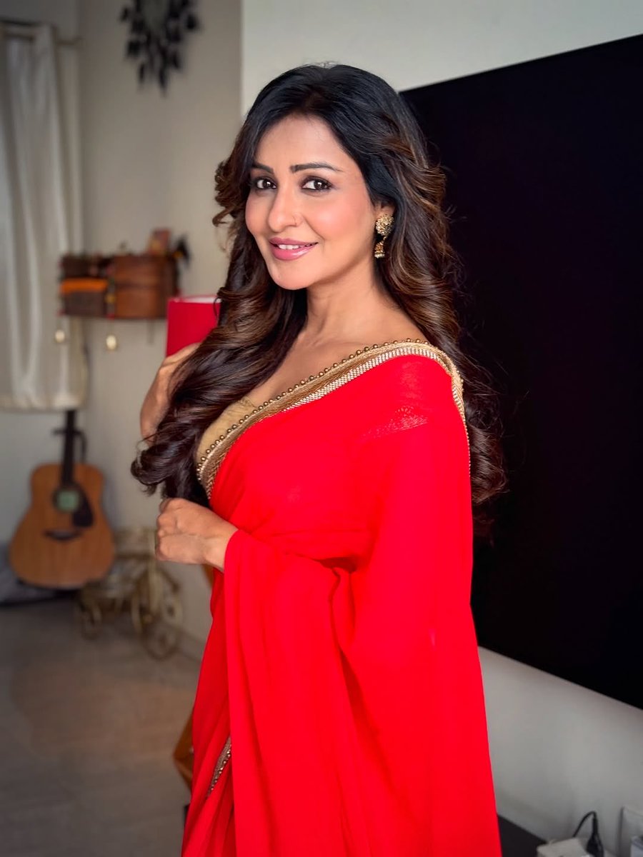 ❣️❣️❣️❣️❣️❣️❣️❣️❣️❣️

चाँदनी रातों में जो ख्वाब पलते हैं,
वो अक्सर तन्हाई में बात करते हैं,
और फिर सुबह बनकर जाग जाते हैं।

❣️❣️❣️❣️❣️❣️❣️❣️❣️❣️

शुभ प्रभात।☀️
शुभ बुधवार।❤️
ॐ गणेशाय नमः🙏
ॐ गं गणपतये नमो नमः🙏
ॐ नमः शिवाय।🕉️
हर हर महादेव।🕉️
जय श्री राम।🚩