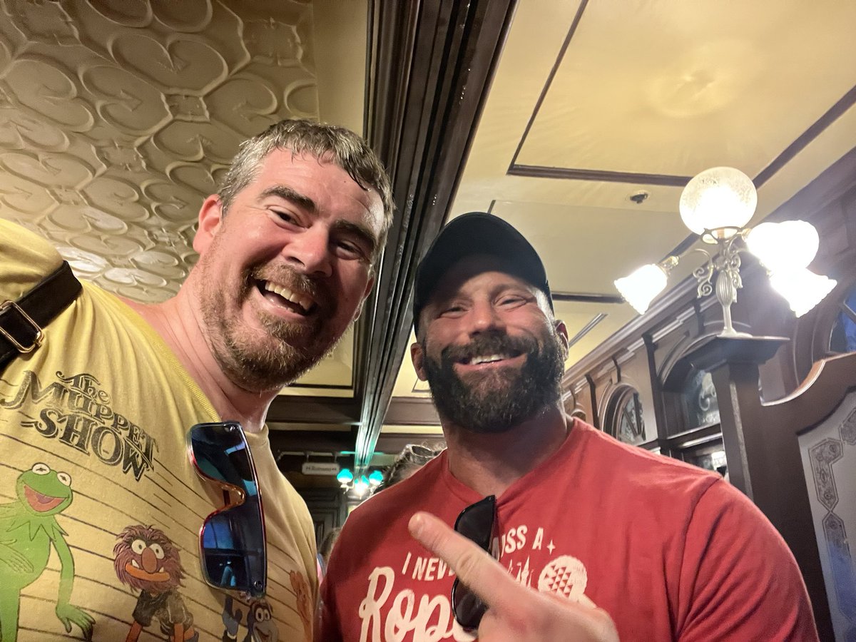 Ben_peat81's tweet photo. Wow just seen @TheMattCardona in Epcot I said the only reason to come to Disney was to see this guy! #lovinglife https://t.co/869Y3IlUrv
