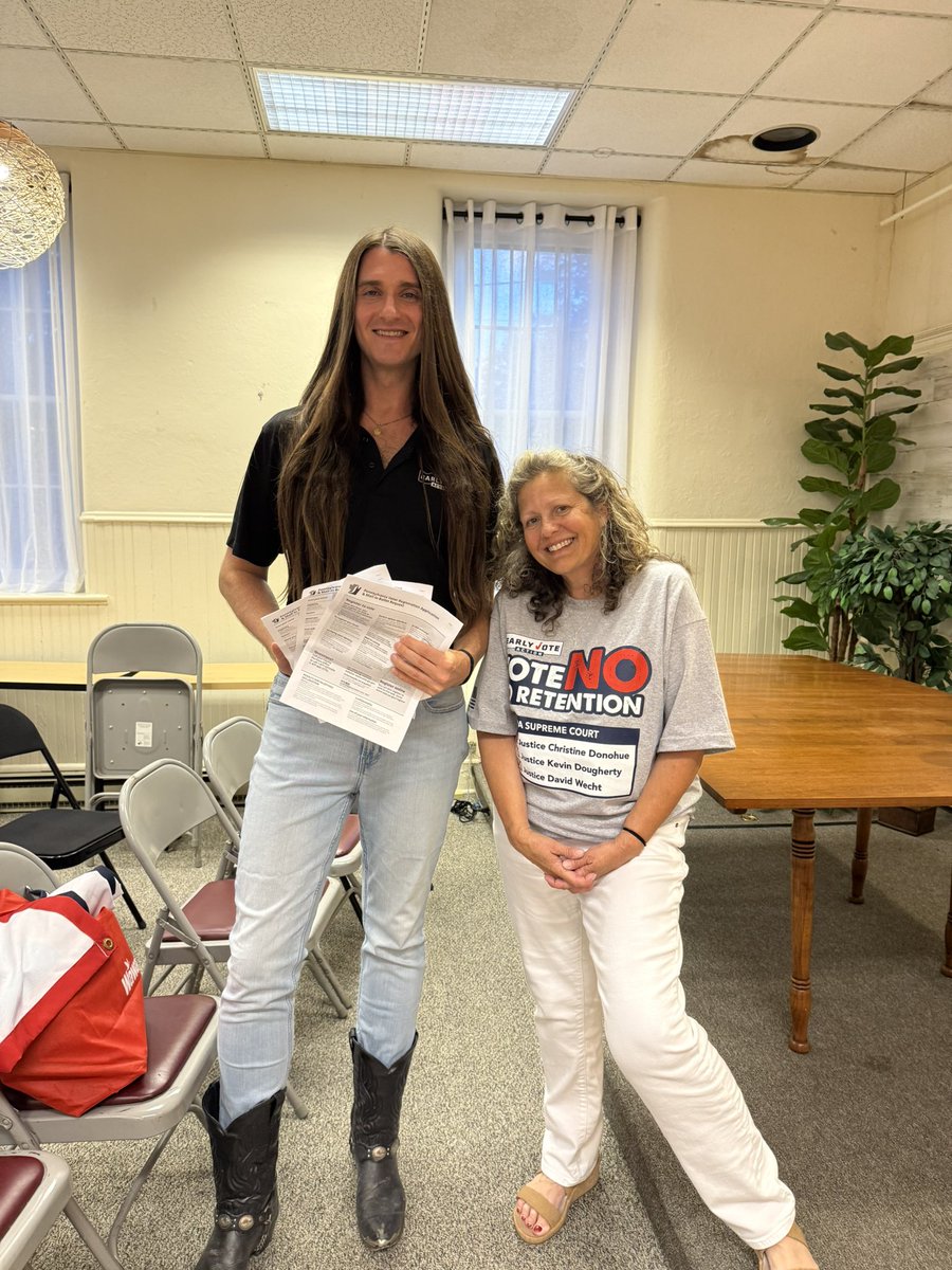 Registered more voters! 

At an event tonight in Montgomery County, we registered a first-time voter &amp; flipped one from 🟦🔜🟥. 

If anyone lives in Montgomery County, PA, please connect w/ <a href="/PamelaProp35046/">Pamela Propson</a>. 

We’re organizing across all 67 counties

+2🟥