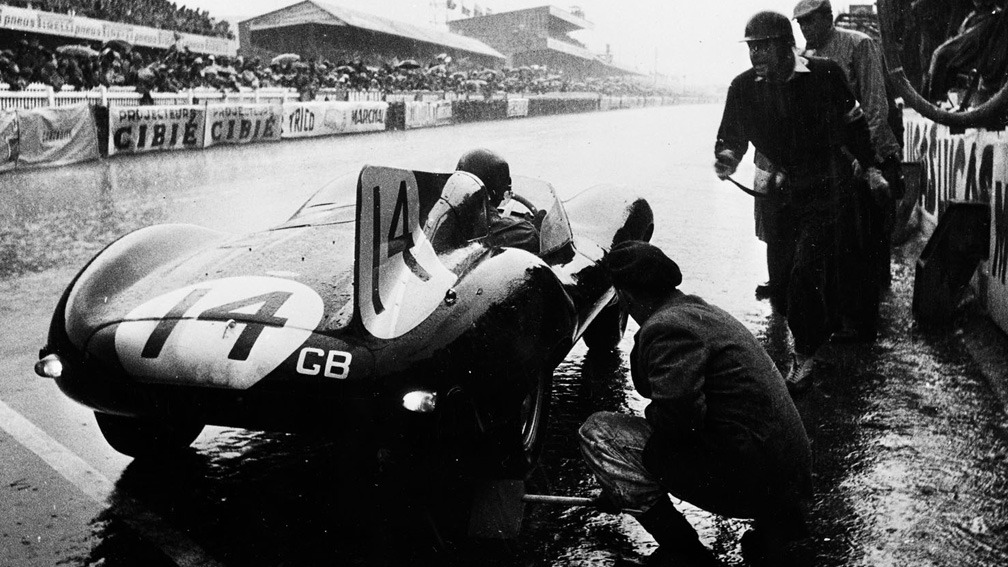 .
🏁Tony Rolt And Duncan Hamilton In A Jaguar D Type #LeMans 🏁

Tony Rolt and Duncan Hamilton in a Jaguar D-Type at Le Mans, 1954.

🏆 internal-combustion.com/nuvolari/tony-… 🏆
.