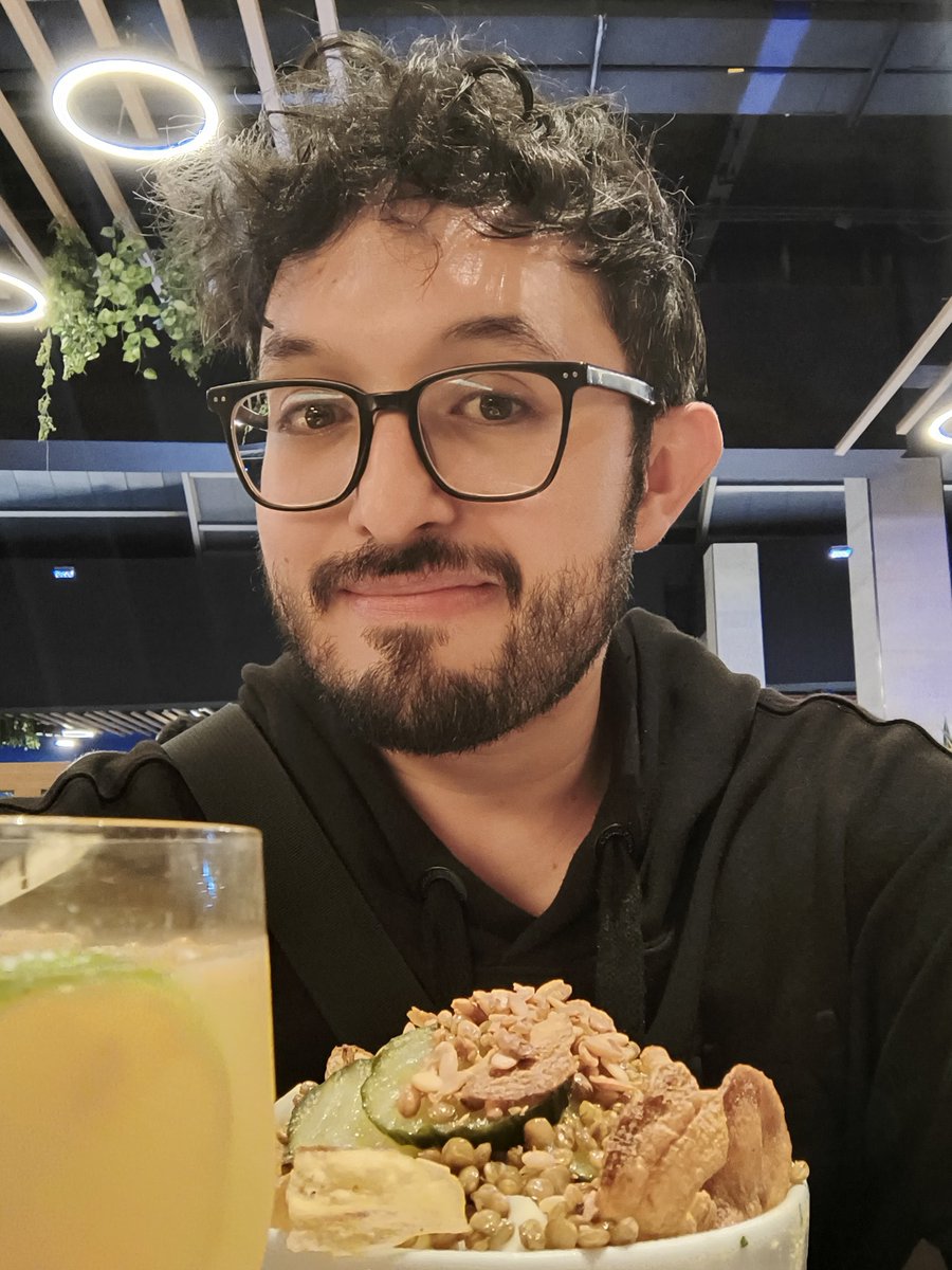 SamuelHeladero's tweet photo. El muchacho de los ojos tristes (imaginen el ritmo de la canción de Jeanette) 🤭 https://t.co/I7nA7RNExc