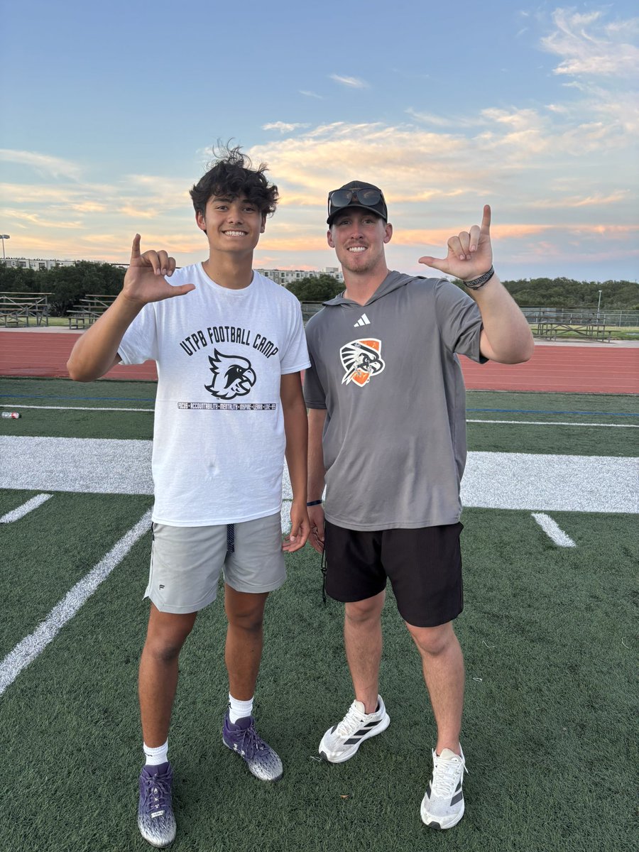 Last Football camp of the summer! <a href="/UTPBFootball/">UTPB Football</a> did not disappoint. Had a blast! Thank you <a href="/CoachK__Mac/">Kris McCullough</a> and <a href="/Kennyhrncir/">Coach Hrncir</a> for bringing that West Texas heat down to San Antonio!🔥🔥<a href="/CoachVardeman/">Bryan Vardeman</a> <a href="/CoachMLeonard/">Matt Leonard</a> <a href="/Shaun_Rut/">Shaun Rutherford MEd🎓</a>