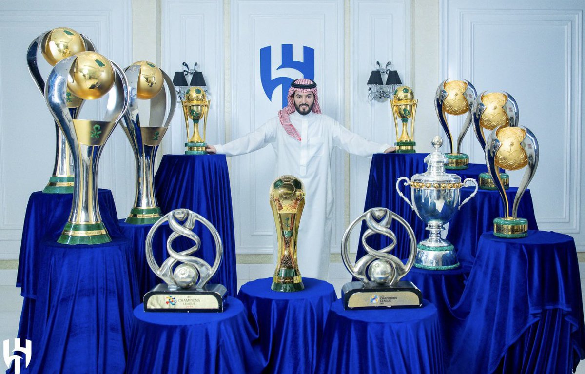 ويجيك واحد يقول فيه تقارب مع الجار 🧐🧐

انجاز ٦ سنوات = انجاز ٧٠ سنة عند الجار 🤔🤔
#الهلال #الرياض #دوري_روشن_السعودي #الهلال_فخر_اسيا_والعرب
