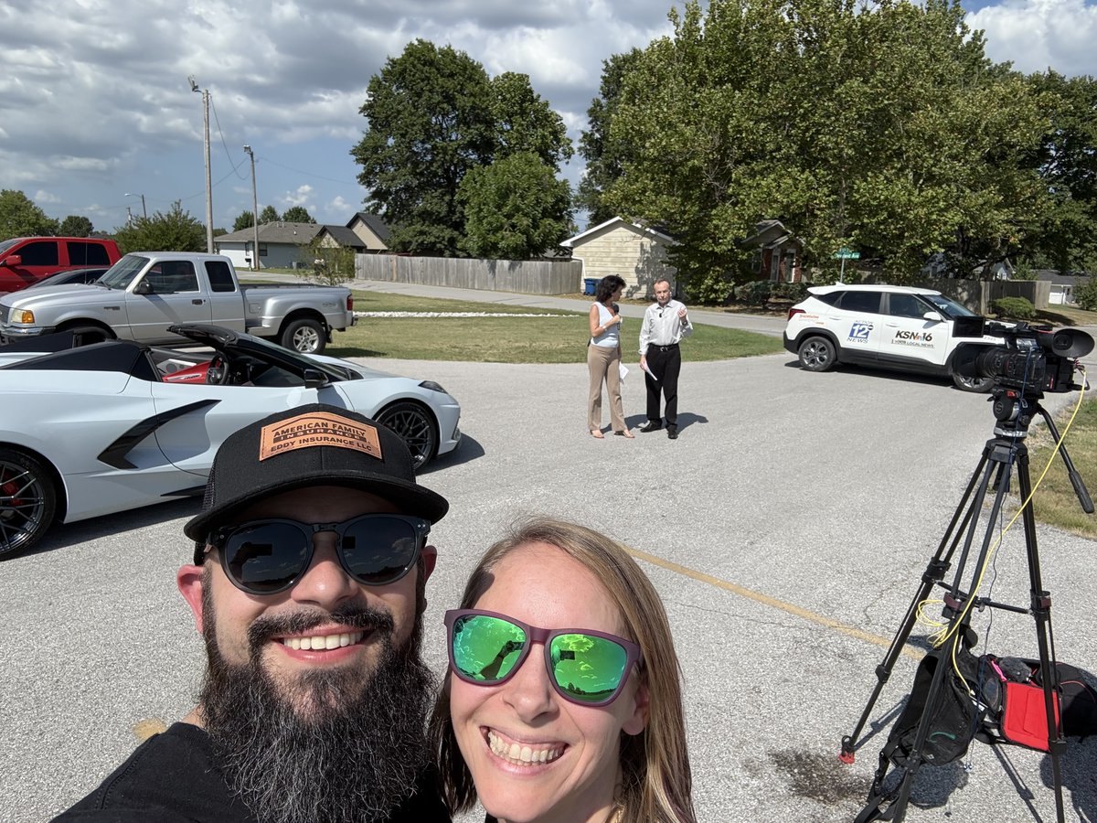 Joshnegron's tweet image. Today, we had an outside shoot with Gary Bandy and Shelby Neely! 🎥🚗
We got to share about our Night Event for Joplin Cars &amp;amp; Coffee this Saturday night from 7-10pm. 😎🔥

#OptimizeYourLife #Optimizer #OptimizeDaily #JoplinCarsAndCoffee #CarCommunity #GearHeads #CarEnthusiasts