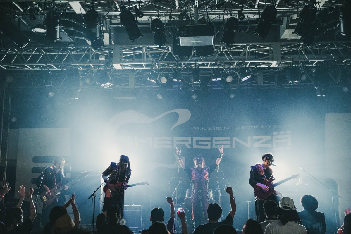 EMERGENZAJAPAN's tweet photo. 📍7.12 渋谷DUO MUSIC EXCHANGE

全力でぶつかるバンド、
全力で応えるオーディエンス
魂をぶつけ合う音楽の祭典
「EMERGENZA JAPAN 2025 FINAL」
この景色がすべて。ありがとう

📷 by @xOKADAIx 
#EMERGENZA2025 #音楽でつながる #渋谷ライブ #バンドマン #duomusicexchange https://t.co/jdcw5TeI9V