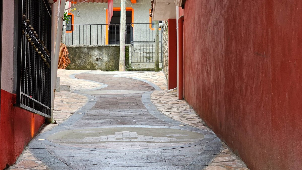 Gobierno Hidalgo (@gobiernohidalgo) on Twitter photo Hoy en #Calnali, el gobernador <a href="/juliomenchaca_/">Julio Menchaca</a> supervisó la obra de construcción de andadores turísticos en el Centro Histórico, una obra que genera comunidad, fortalece la identidad y activa la economía local.
#RutasDeLaTransformación
#PrimeroElPueblo Hoy en #Calnali, el gobernador <a href="/juliomenchaca_/">Julio Menchaca</a> supervisó la obra de construcción de andadores turísticos en el Centro Histórico, una obra que genera comunidad, fortalece la identidad y activa la economía local.
#RutasDeLaTransformación
#PrimeroElPueblo