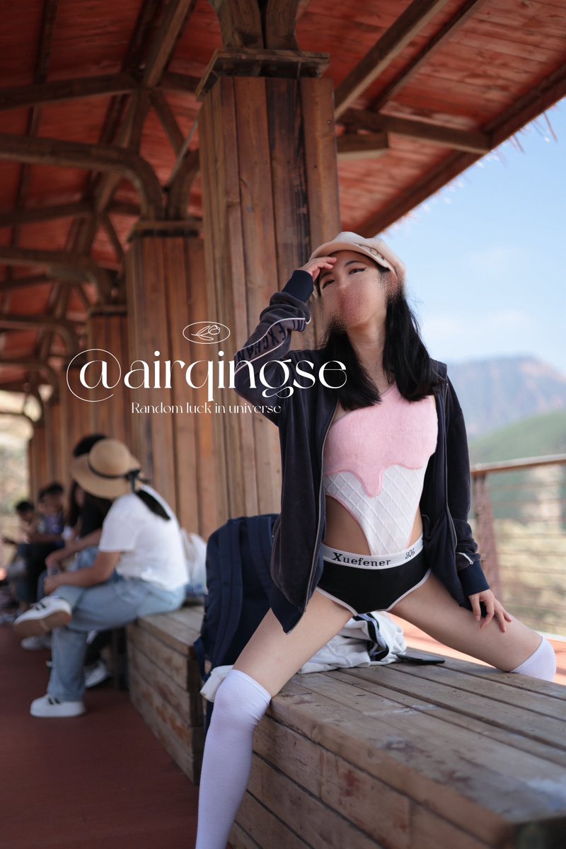 福利姬天青色分享的黄推图片3 - 网红私拍内容