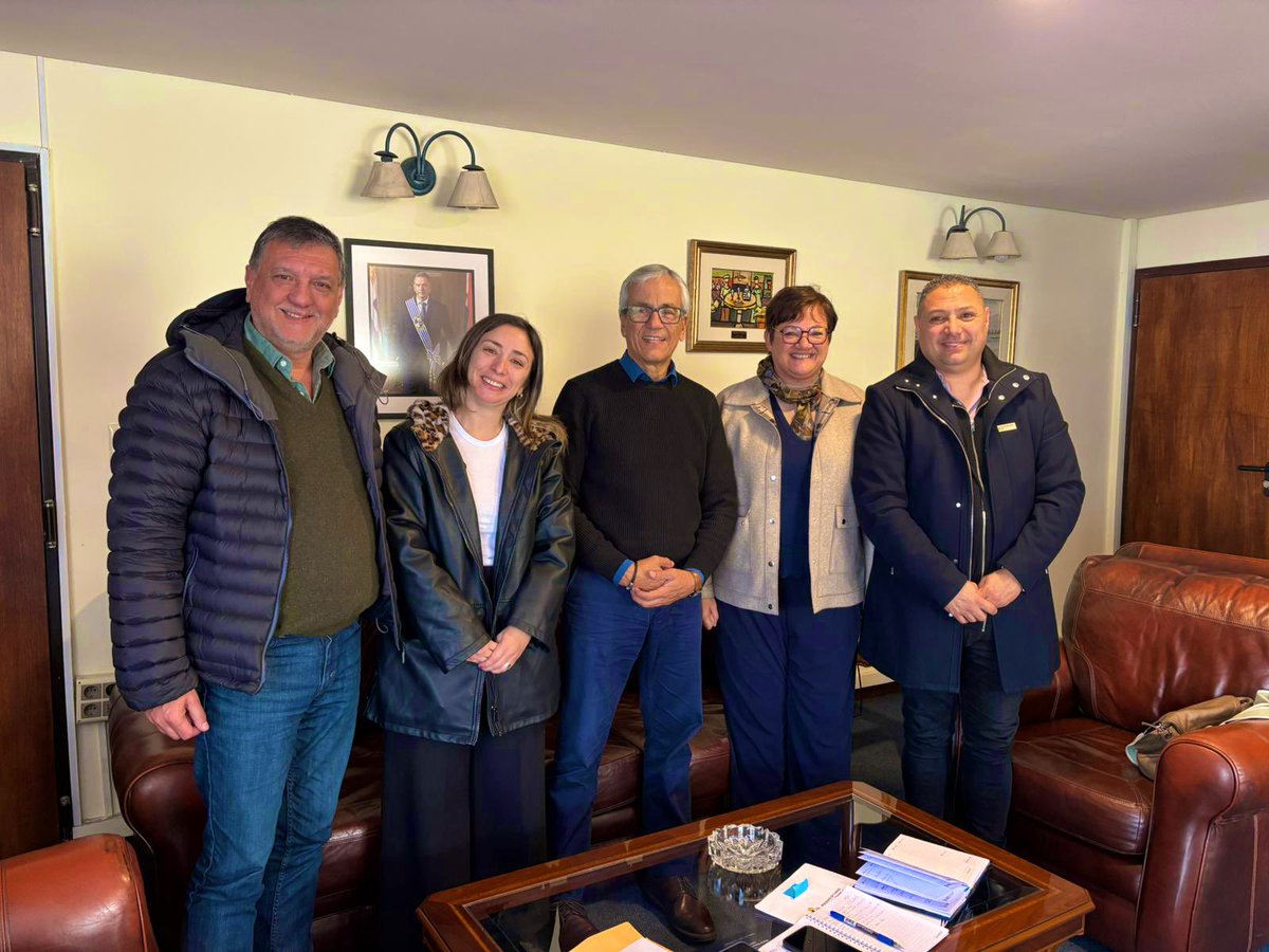 Muchas gracias al Ministro de Trabajo y Seguridad Social Juan Castillo por recibirnos en su despacho  del <a href="/MTSSuy/">MTSS</a> y comprometerse al trabajo aliado con la comunidad #LGBTIQ+, 
se vienen grandes novedades para el Congreso Uruguayo LGBT +Summit a Pride Connection Montevideo 2025
