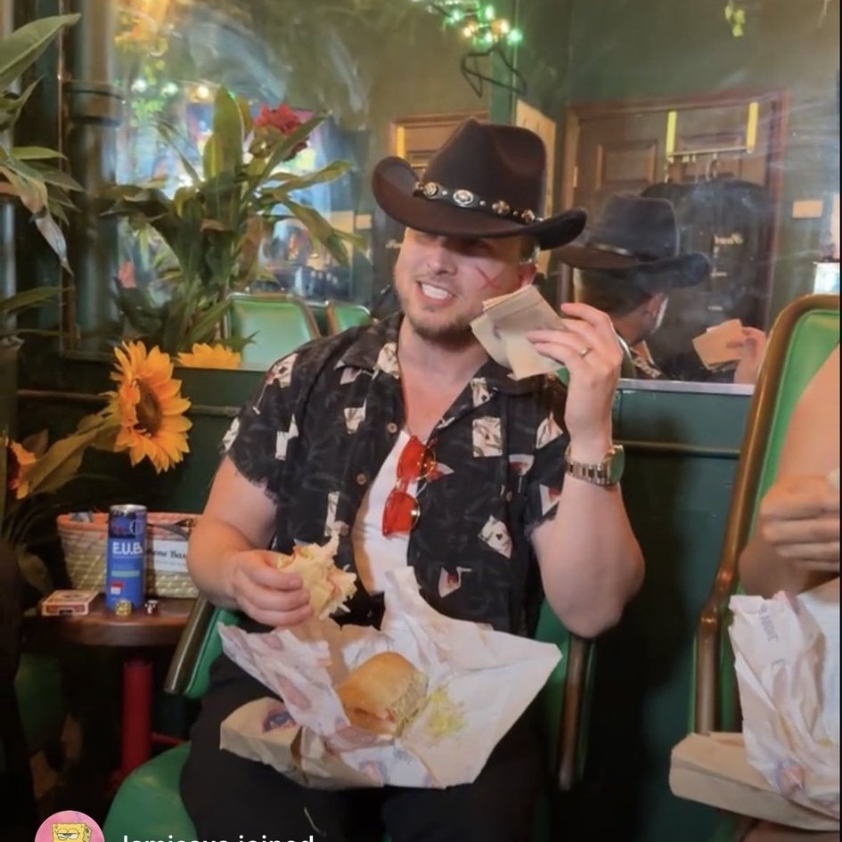 shourtgela's tweet image. whatever i dont even care (im frothing at the mouth)