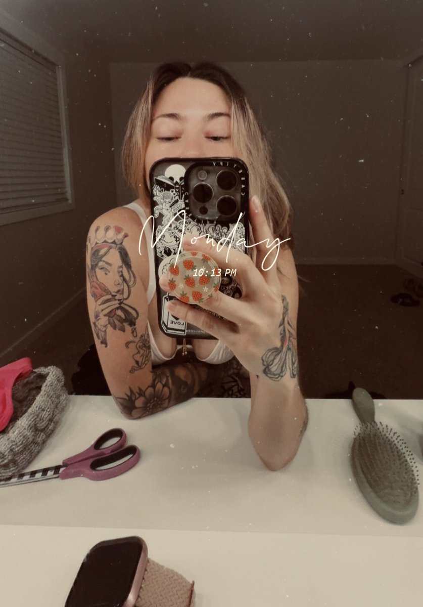 i need OF friends in the sacramento area 🥺🖤